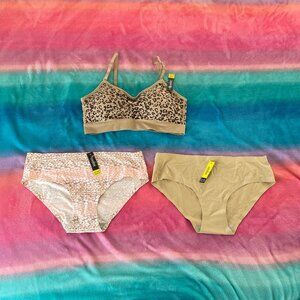 NWT Coobie Set in Leopard, Scoopneck Bra, Super Stretch Smooth Edge Bikini OS